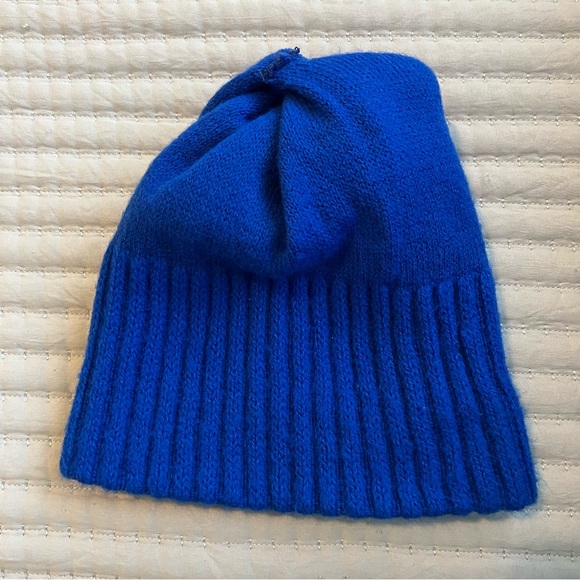 Vintage UCLA Bruins Beanie Hat with Pom - Picture 5 of 14